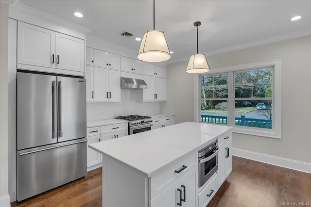 $1,399,000 | 44 North Woodhull Road, Huntington, NY 11743