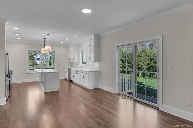 $1,399,000 | 44 North Woodhull Road, Huntington, NY 11743