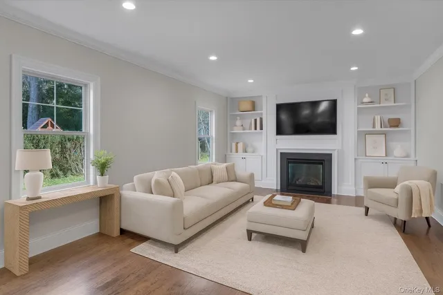 $1,399,000 | 44 North Woodhull Road, Huntington, NY 11743