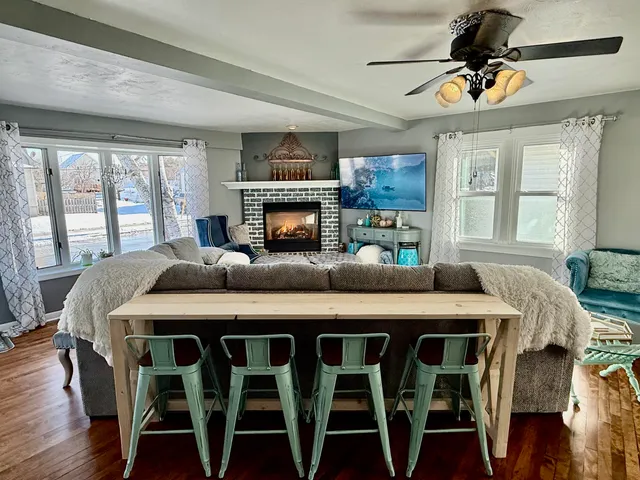 $279,900 | 2122 Lincoln Street, Two Rivers, WI 54241