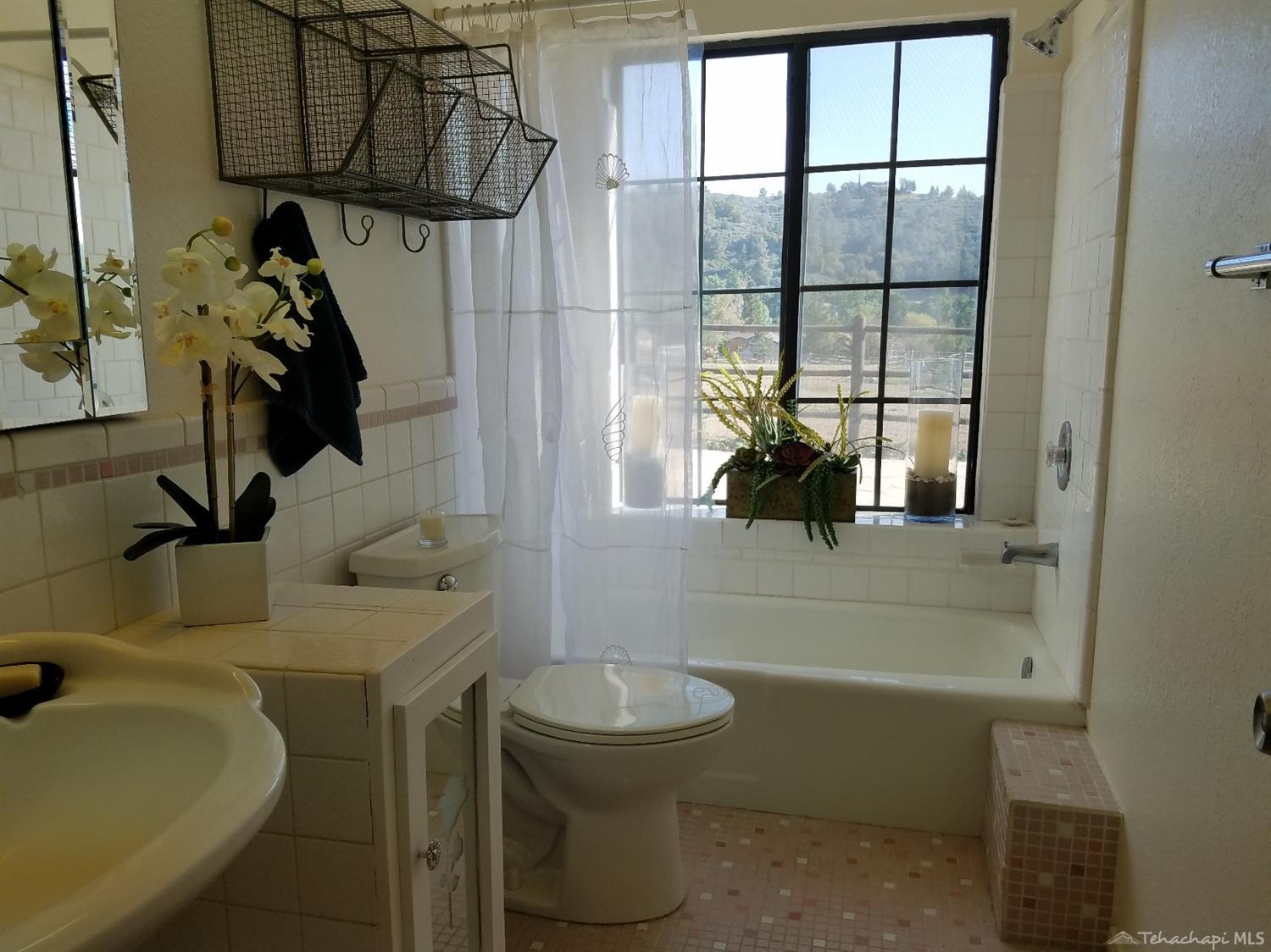 26300 Bear Valley Road Tehachapi, CA 93561 - Photo 15 of 44 Gallery Image 15