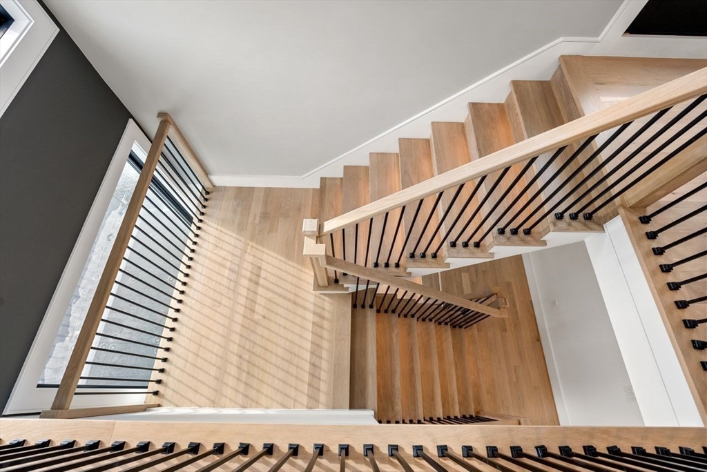 9 Whittlesey Road Newton, MA 02459 - Photo 11 of 33 a view of entryway