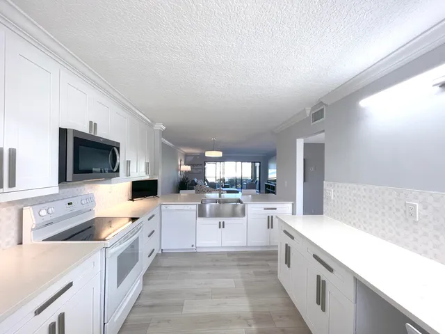 $335,000 | 13403 Touchstone Place, Unit A102, Palm Beach Gardens, FL 33418