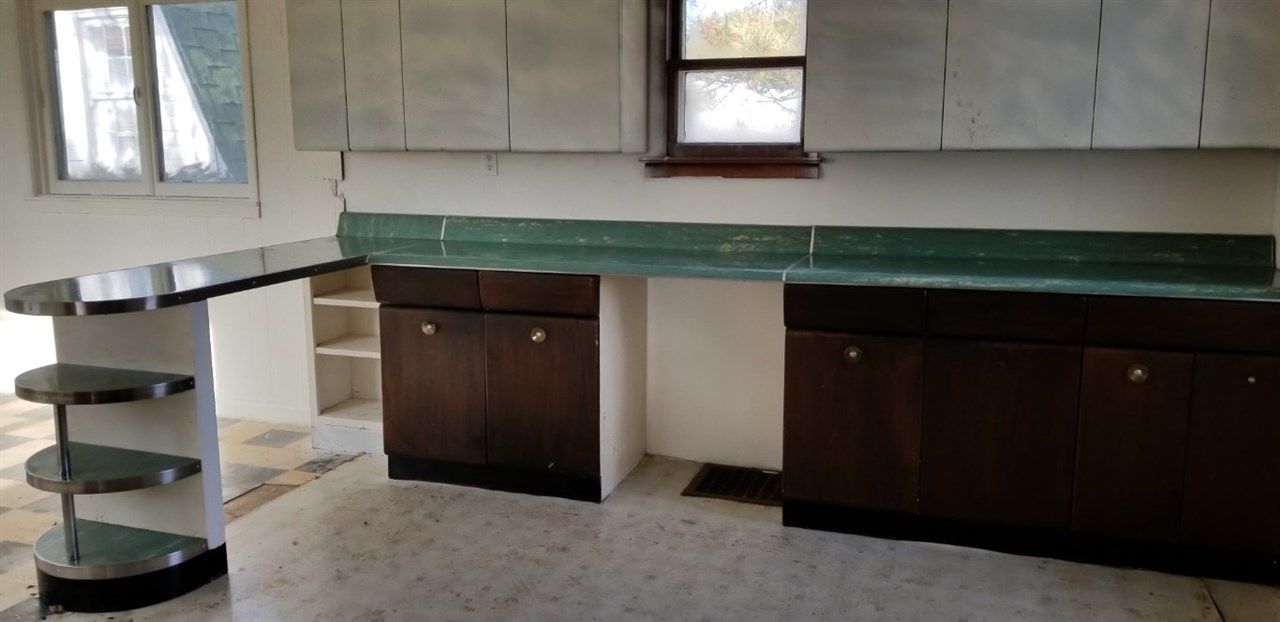 6987 Shipman Road Corunna, MI 48817 - Photo 12 of 18 Kitchen Old Counter
