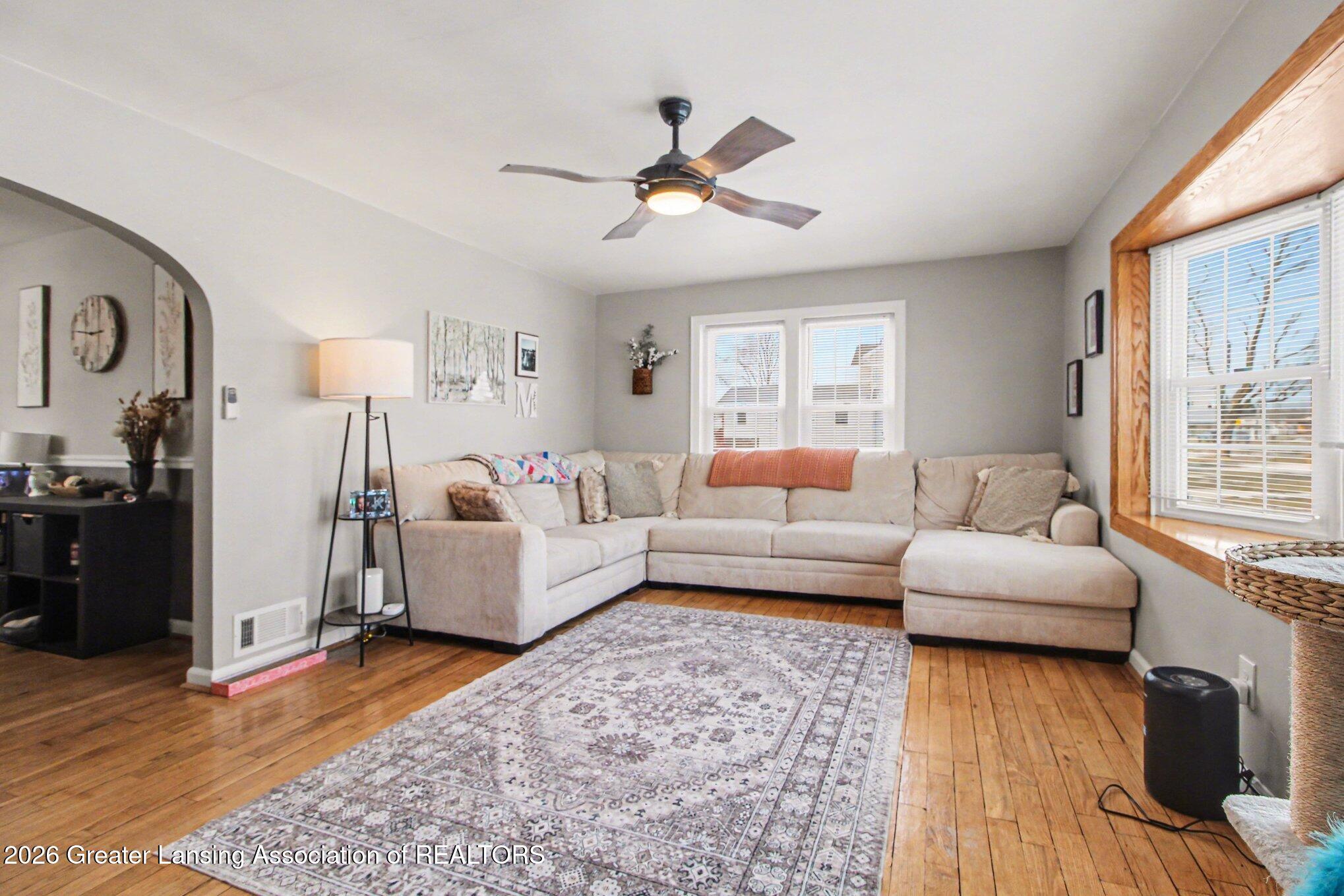 6819 Brooklyn Road Jackson, MI 49201 - Photo 2 of 22 Living Room
