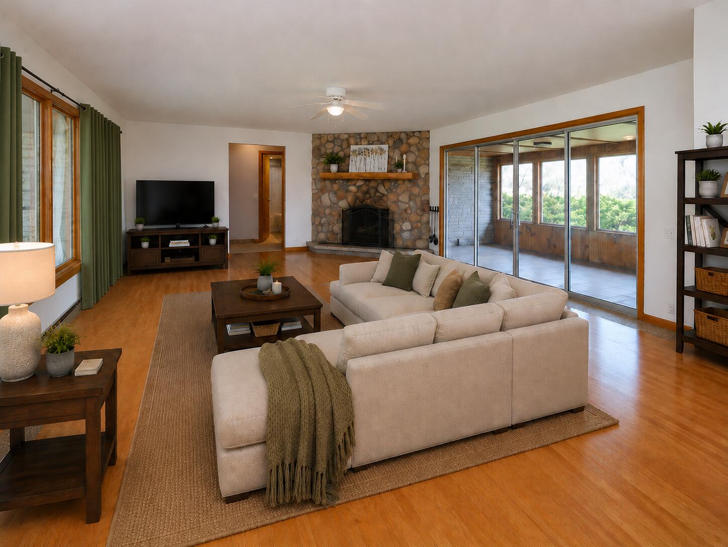 117 4th Street Plainwell, MI 49080 - Photo 5 of 67 Living Room - AI