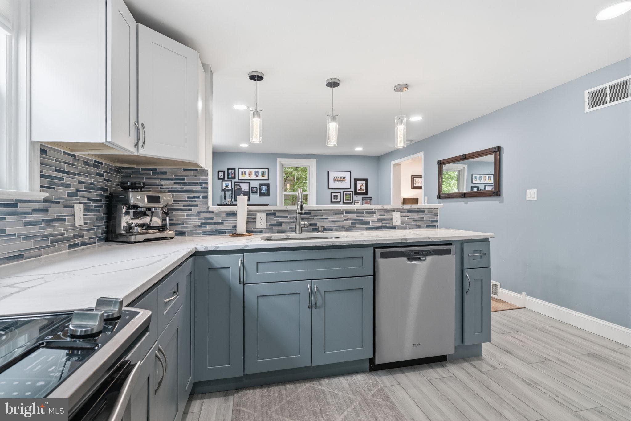 1267 Huntingdon Road Abington, PA 19001 - Photo 11 of 39 Upgraded Kitchen / breakfast bar