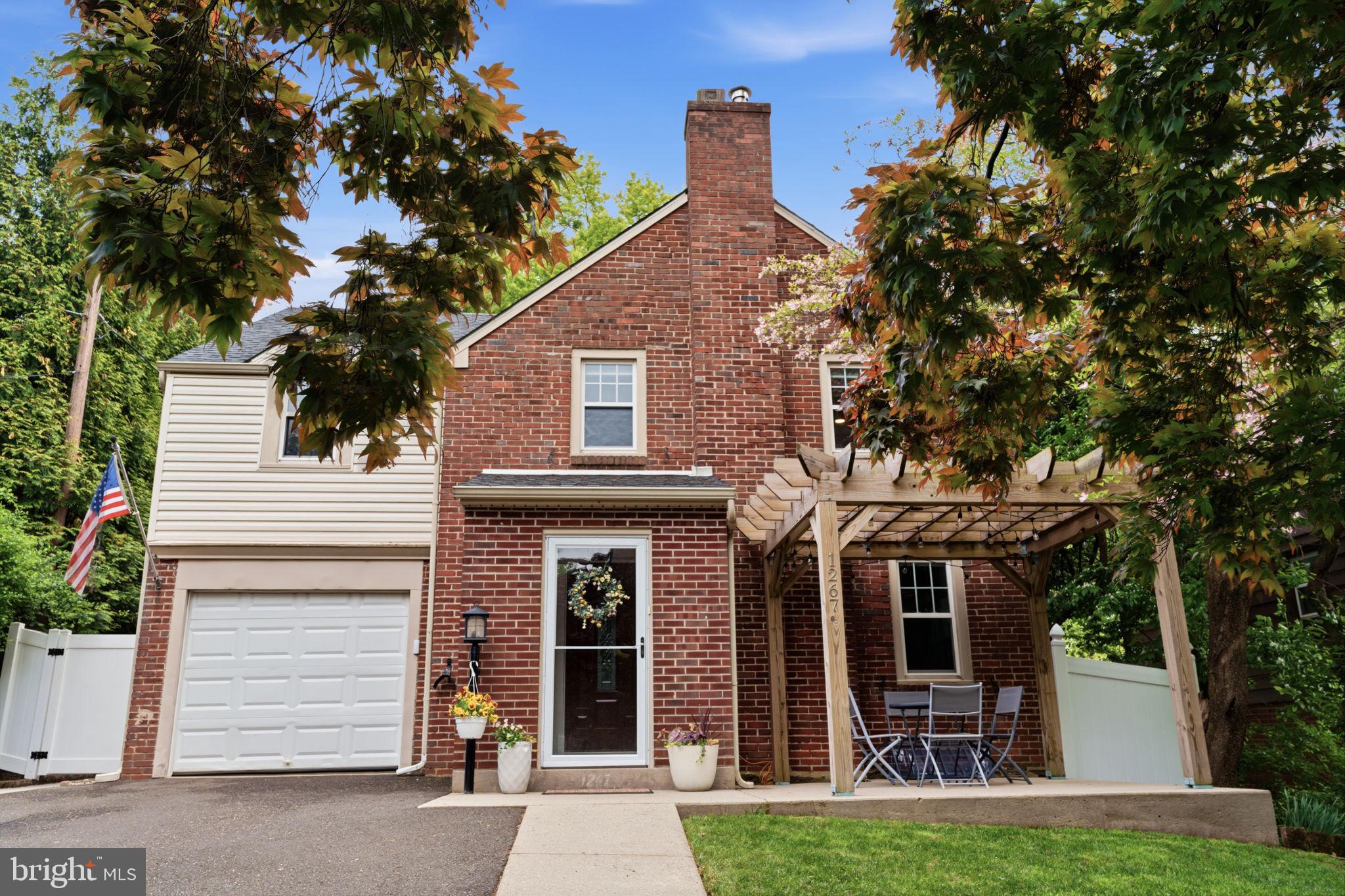 1267 Huntingdon Road Abington, PA 19001 - Photo 2 of 39 Entrance to your home- 1 car attached garage