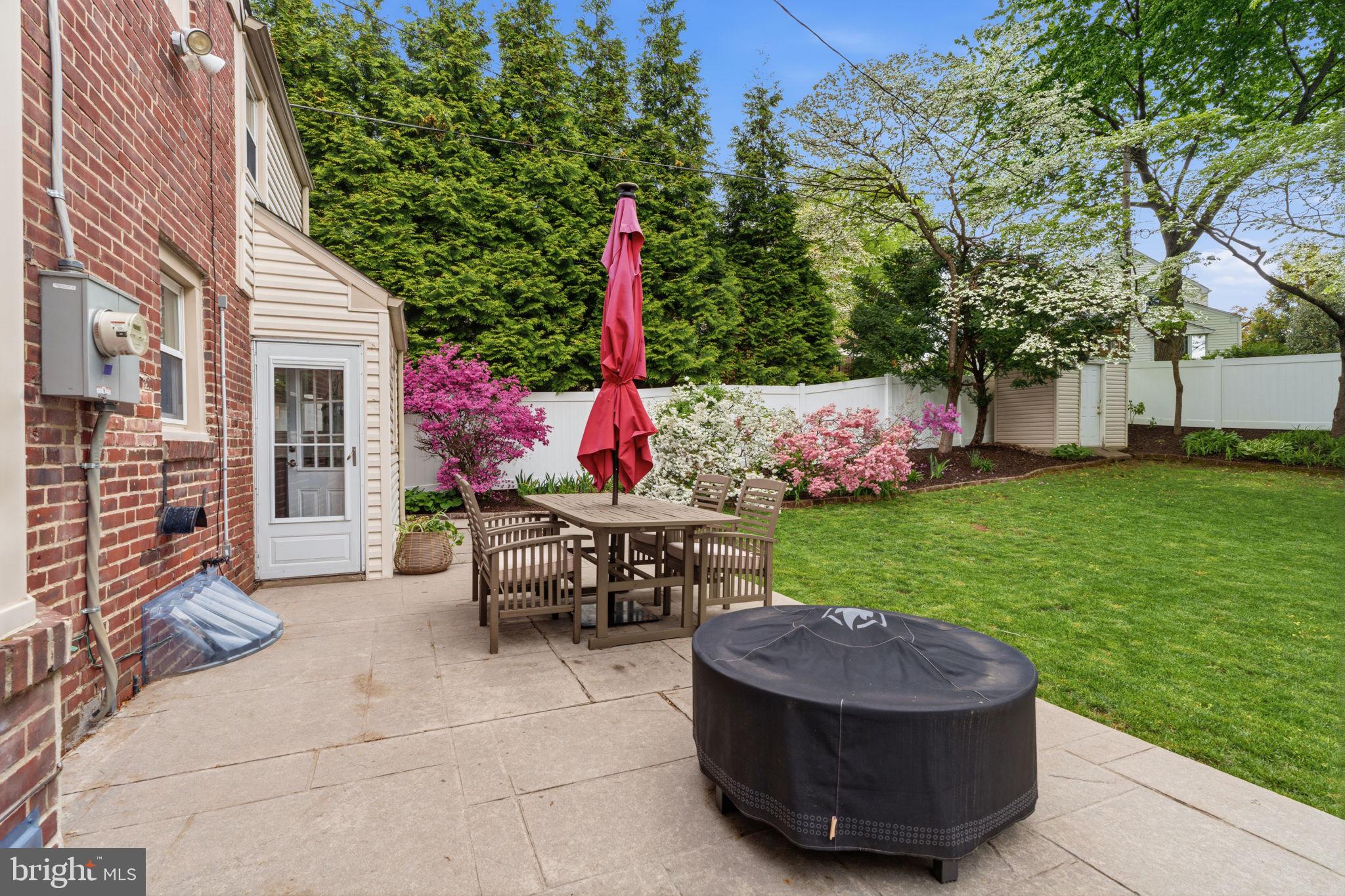 1267 Huntingdon Road Abington, PA 19001 - Photo 35 of 39 Patio - outdoor entertaining (grill & fire pit)