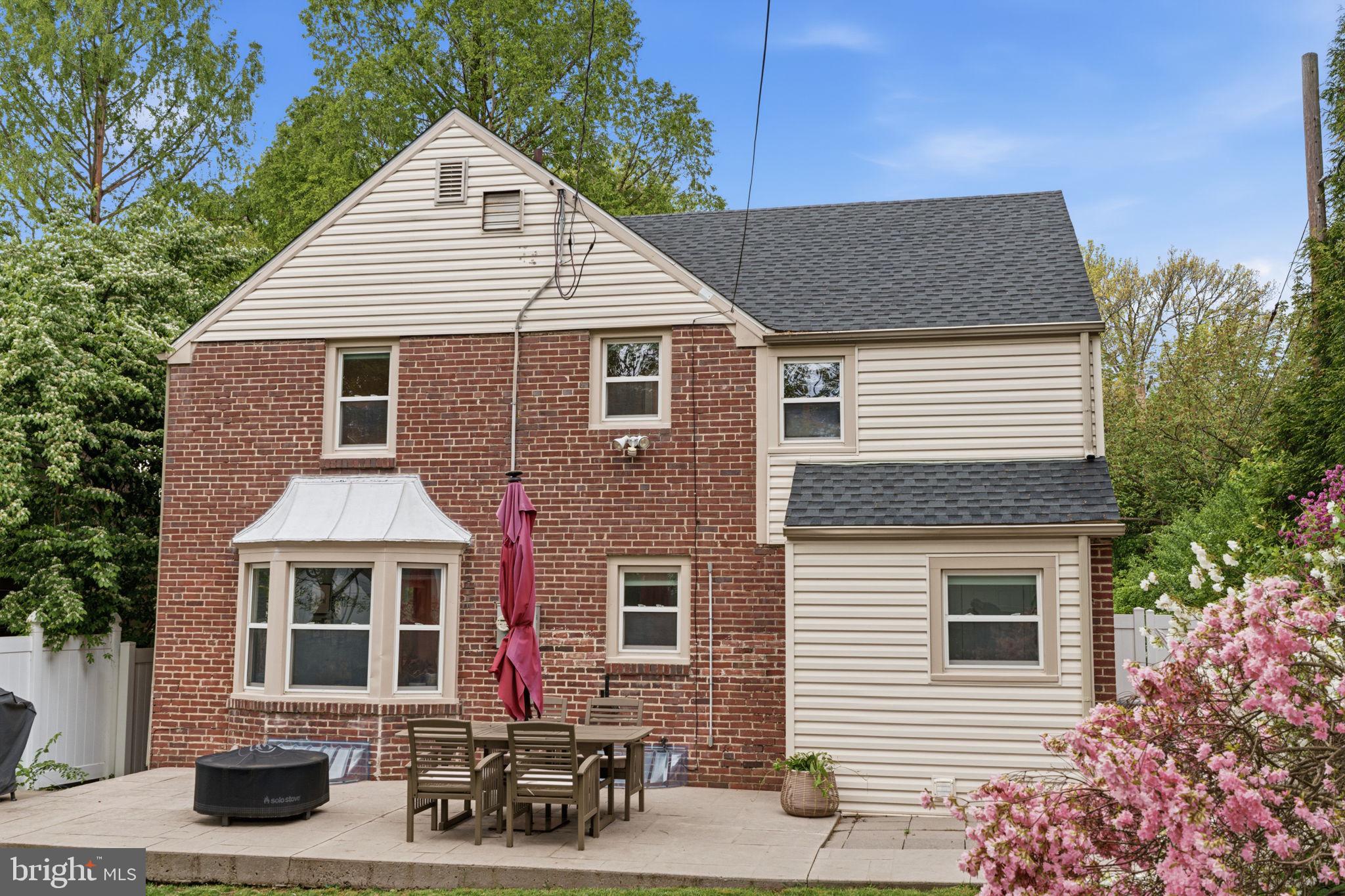 1267 Huntingdon Road Abington, PA 19001 - Photo 37 of 39 Patio - outdoor entertaining (grill & fire pit)