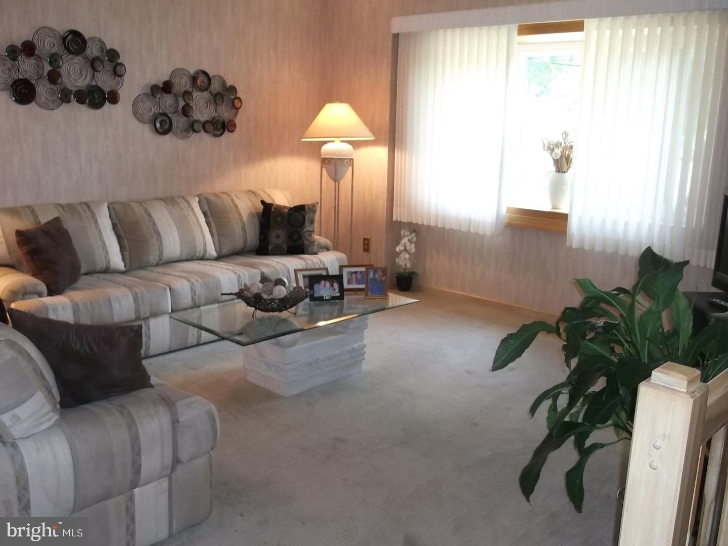 1637 Red Oak Road Williamstown, NJ 08094 - Photo 3 of 21 Gallery Image 3