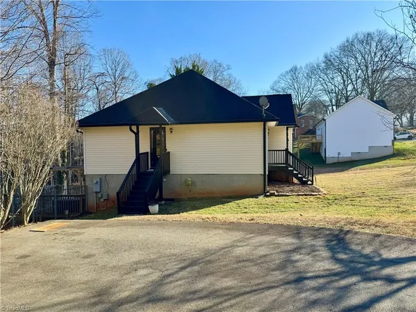 $291,000 | 7243 Wanda Vista Court, Pfafftown, NC 27040