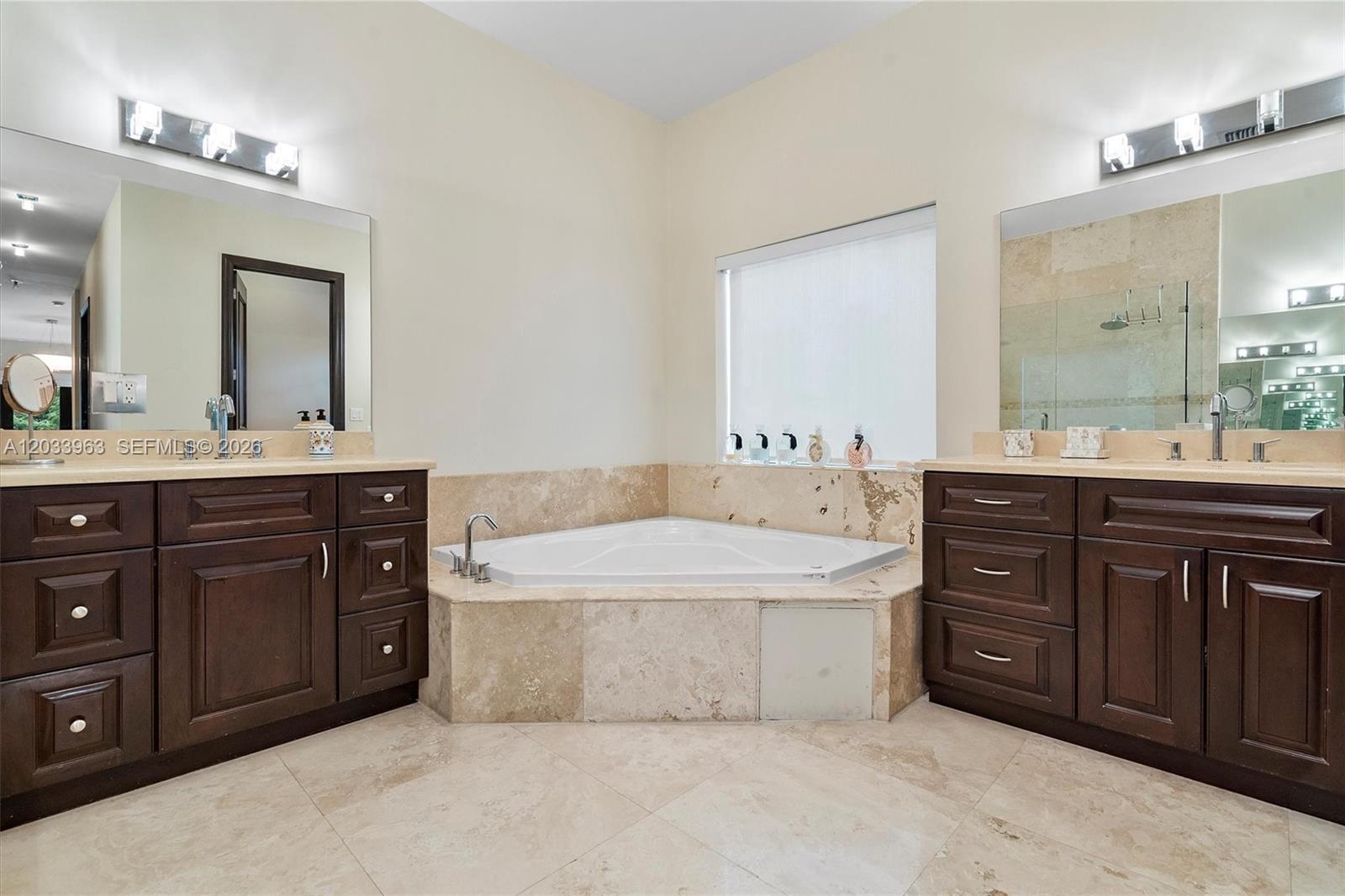 18825 North Bay Road Sunny Isles Beach, FL 33160 - Photo 33 of 76