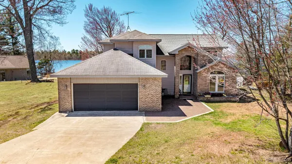 $825,000 | 6139 Sand Point Road, Mohawk, MI 49950