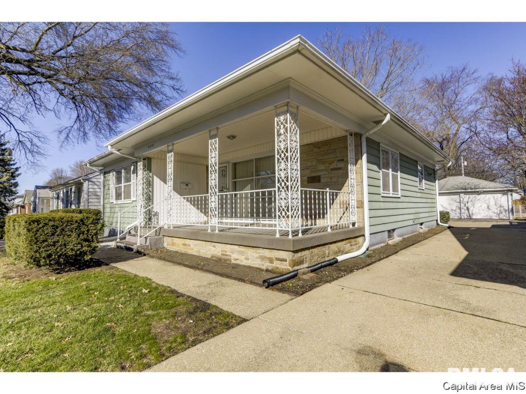 2510 South Walnut Street Springfield, IL 62704 - Photo 3 of 35