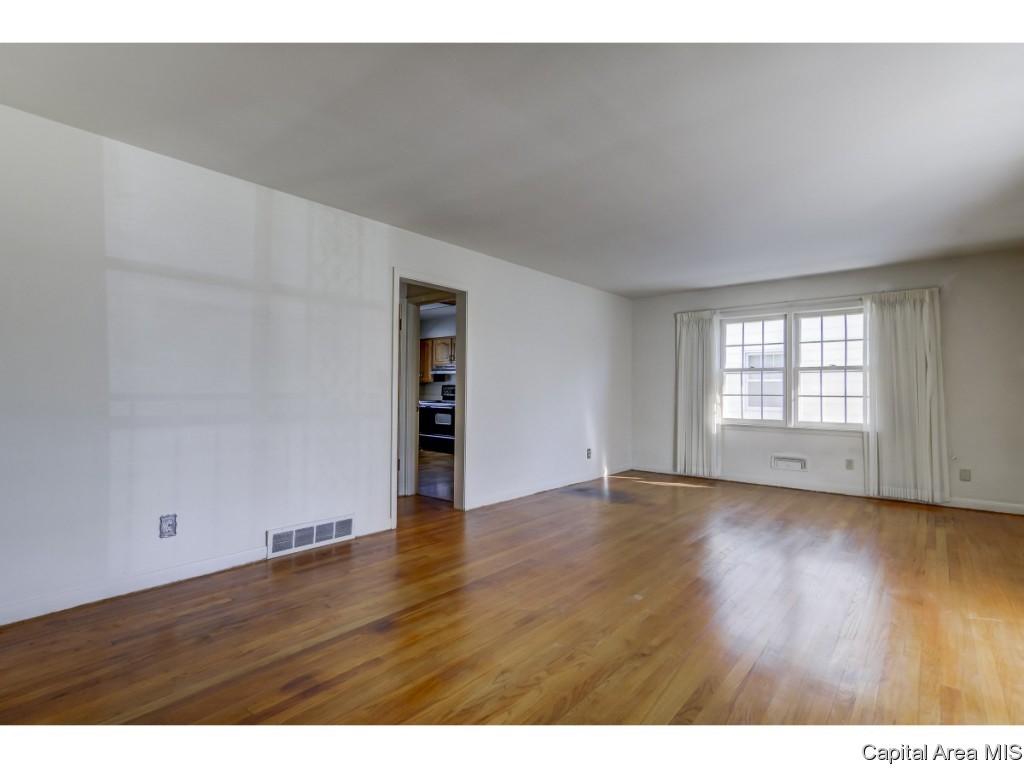 2510 South Walnut Street Springfield, IL 62704 - Photo 8 of 35