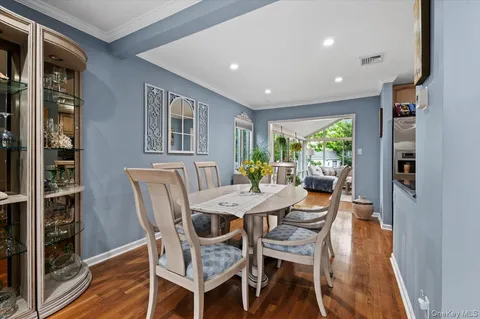 $975,000 | 10 Peter Road, Hicksville, NY 11801