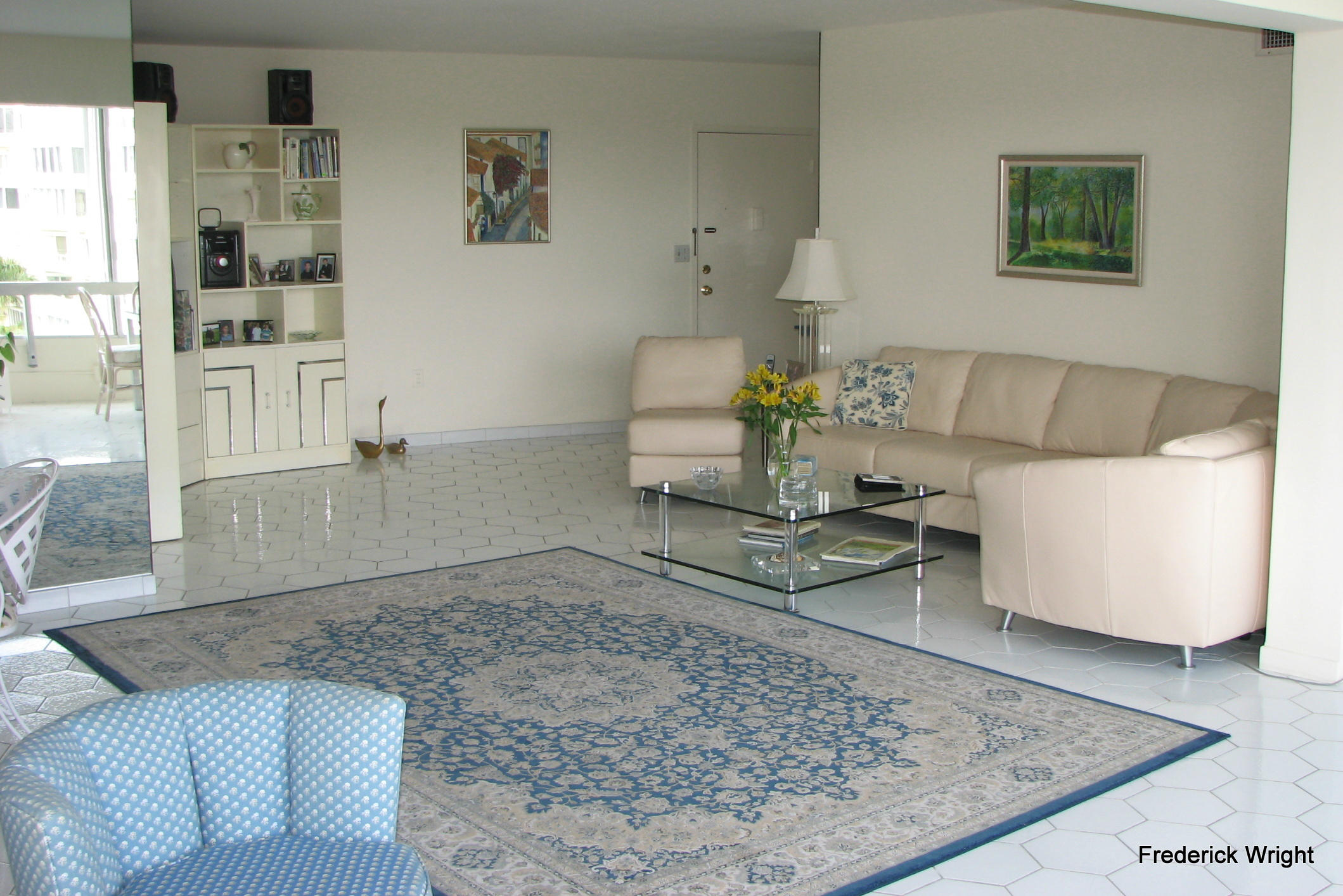 44 Cocoanut Row, Unit 423B Palm Beach, FL 33480 - Photo 3 of 11 Living Room