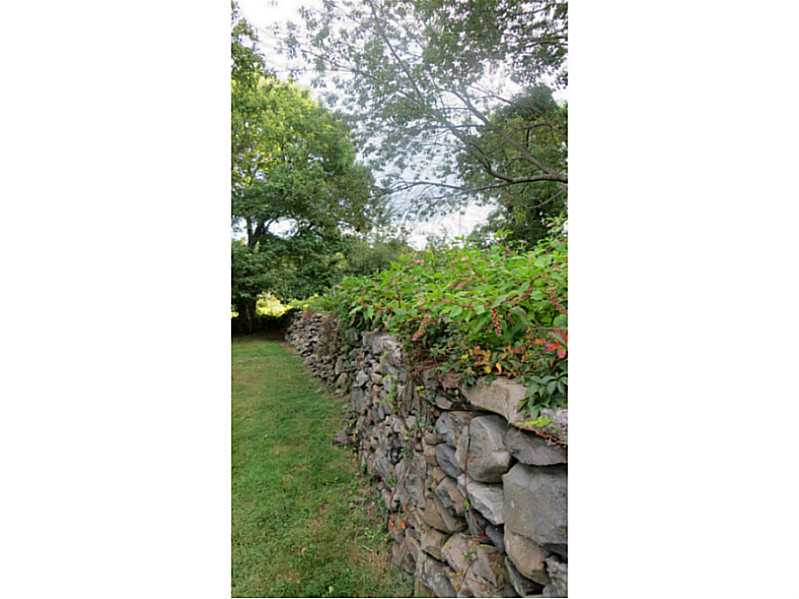 2065 Boston Neck Road North Kingstown, RI 02874 - Photo 8 of 12 Yard/Garden.