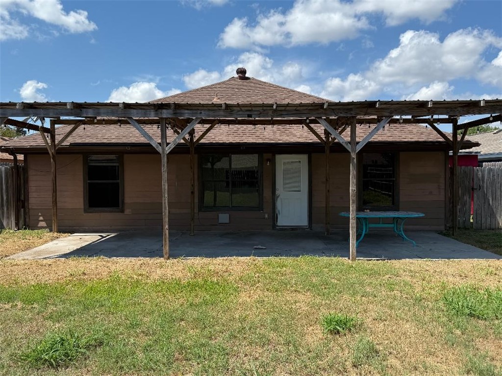 3000 Todd Circle Ingleside, TX 78362 - Photo 4 of 4 a front view of a house