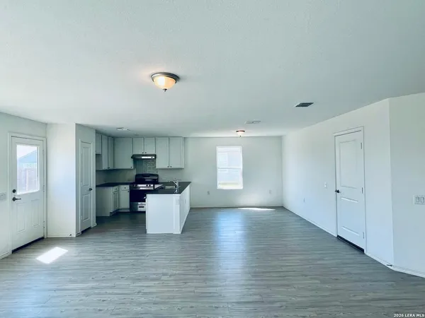 $2,200 | 10135 Ana Heights, San Antonio, TX 78224