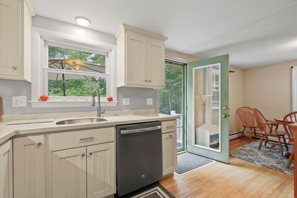 566 County Road Bourne, MA 02559 - Photo 13 of 38