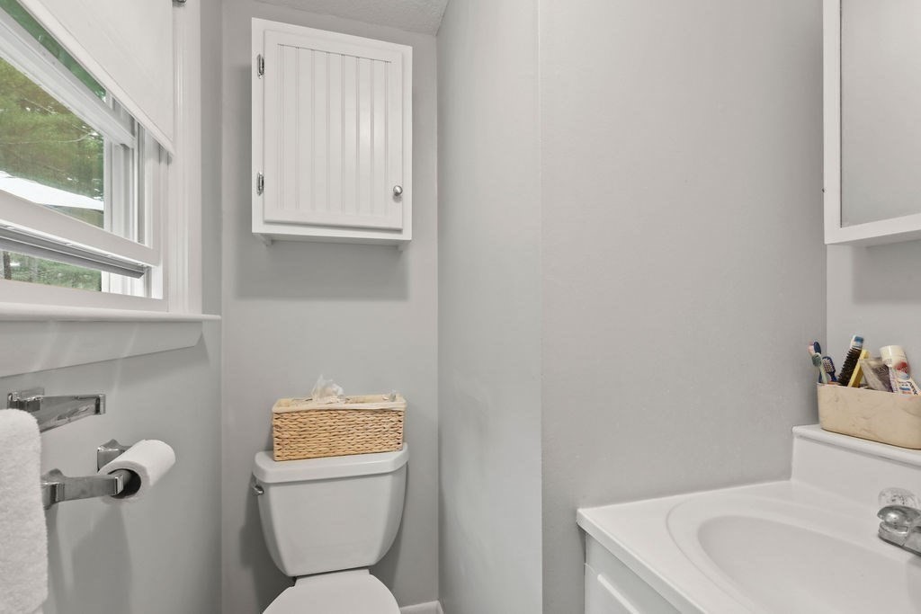 566 County Road Bourne, MA 02559 - Photo 17 of 38