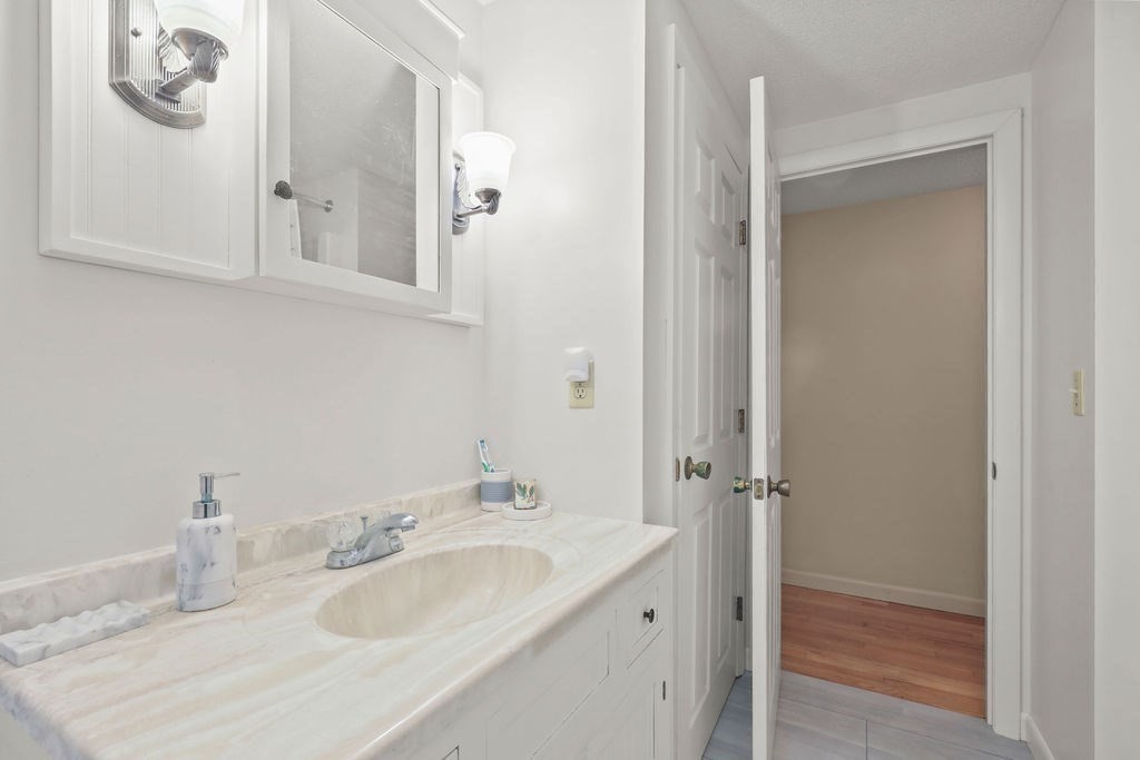 566 County Road Bourne, MA 02559 - Photo 22 of 38