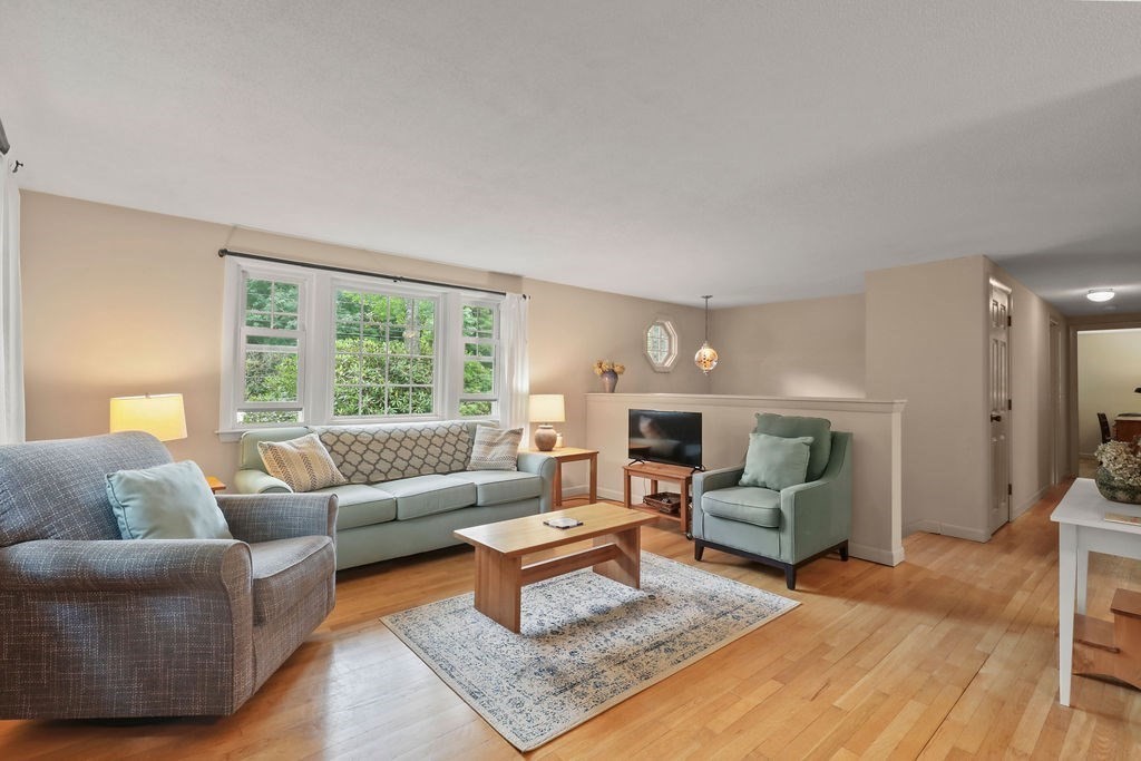 566 County Road Bourne, MA 02559 - Photo 5 of 38