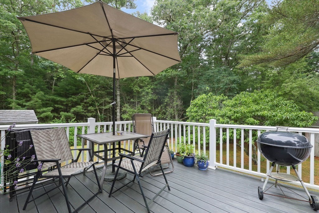 566 County Road Bourne, MA 02559 - Photo 8 of 38