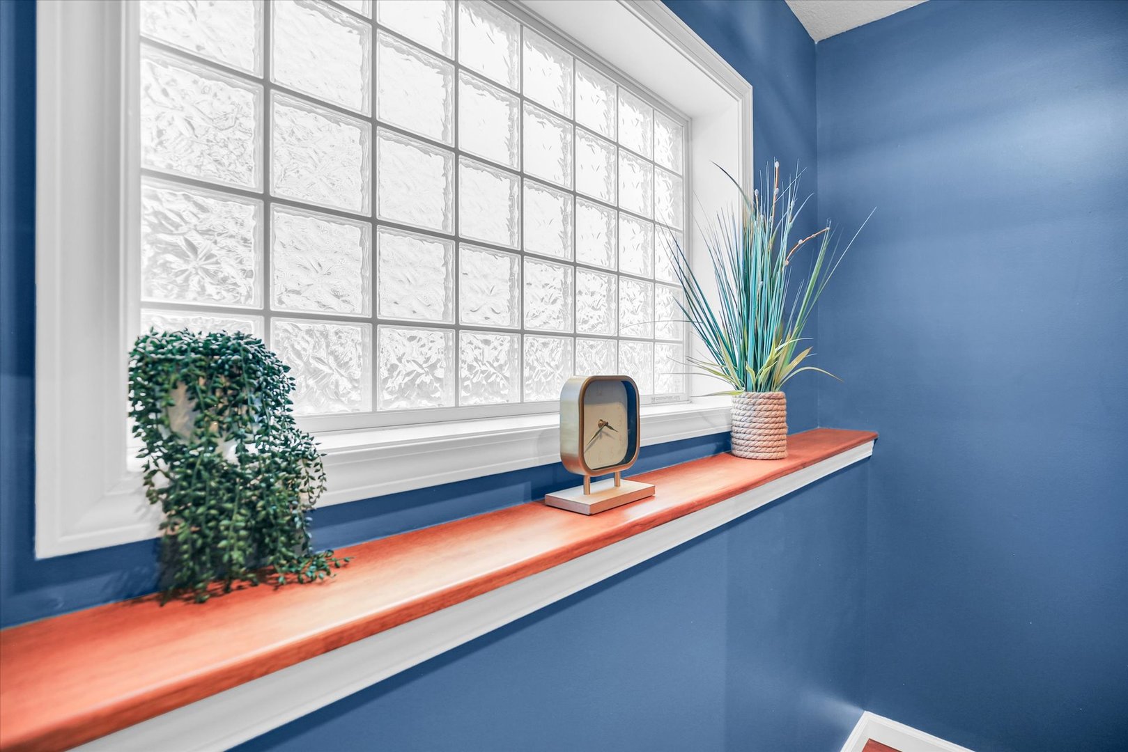 1315 West Ridge Lane Champaign, IL 61822 - Photo 76 of 102 a dining room with a window