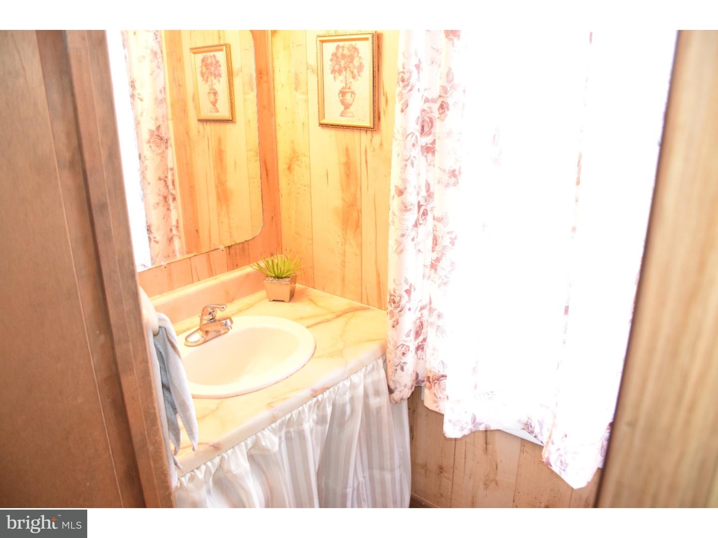 434 Delaware Avenue Riverside, NJ 08075 - Photo 17 of 22 Bathroom