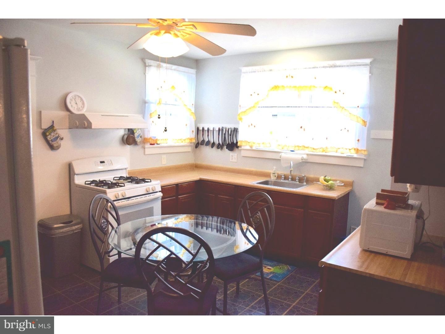 434 Delaware Avenue Riverside, NJ 08075 - Photo 5 of 22 Kitchen