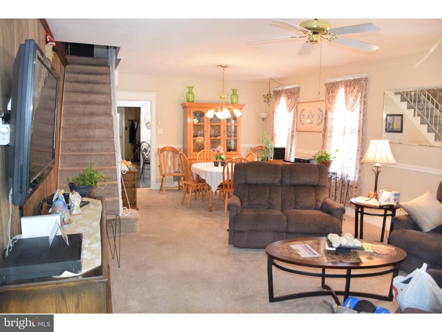 434 Delaware Avenue Riverside, NJ 08075 - Photo 8 of 22 Living Room