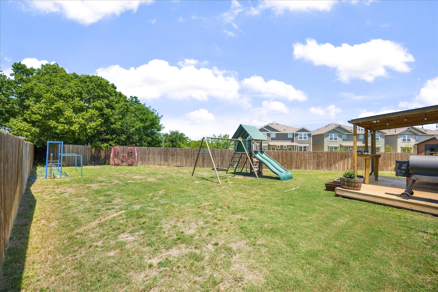 717 Kaluga Trail Leander, TX 78641 - Photo 30 of 40 a view of a entertaining space