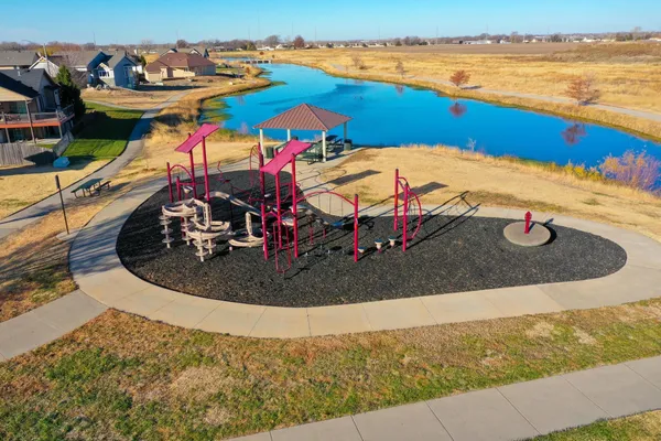 $21,500 | 214 Springlake Court, Newton, KS 67114