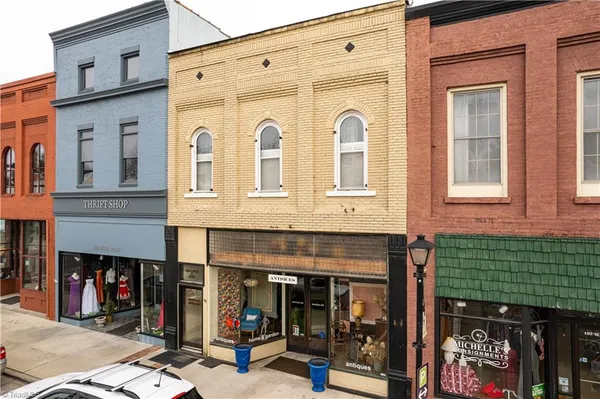 $1,000 | 105 West Main Street, Elkin, NC 28621