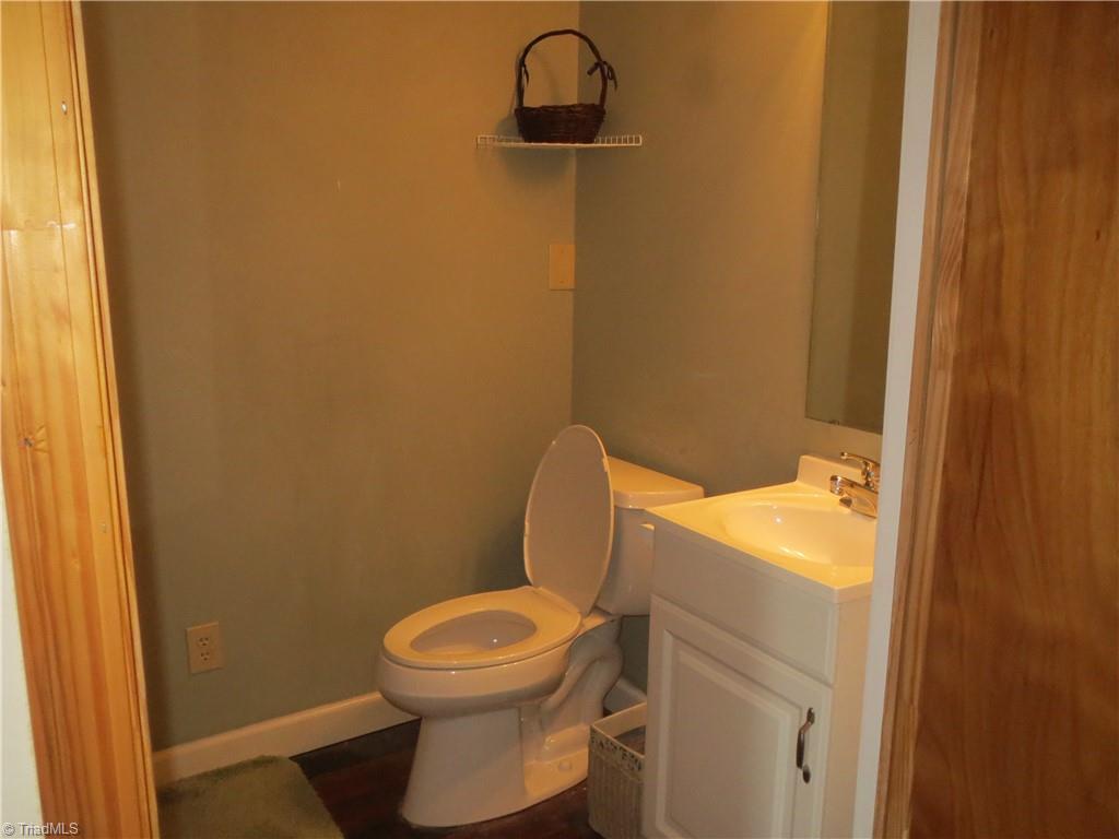 105 West Main Street Elkin, NC 28621 - Photo 5 of 6