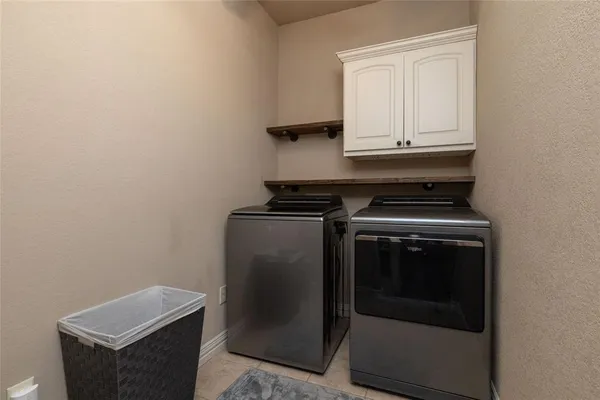 $330,000 | 131 Lakeview Drive, Runaway Bay, TX 76426