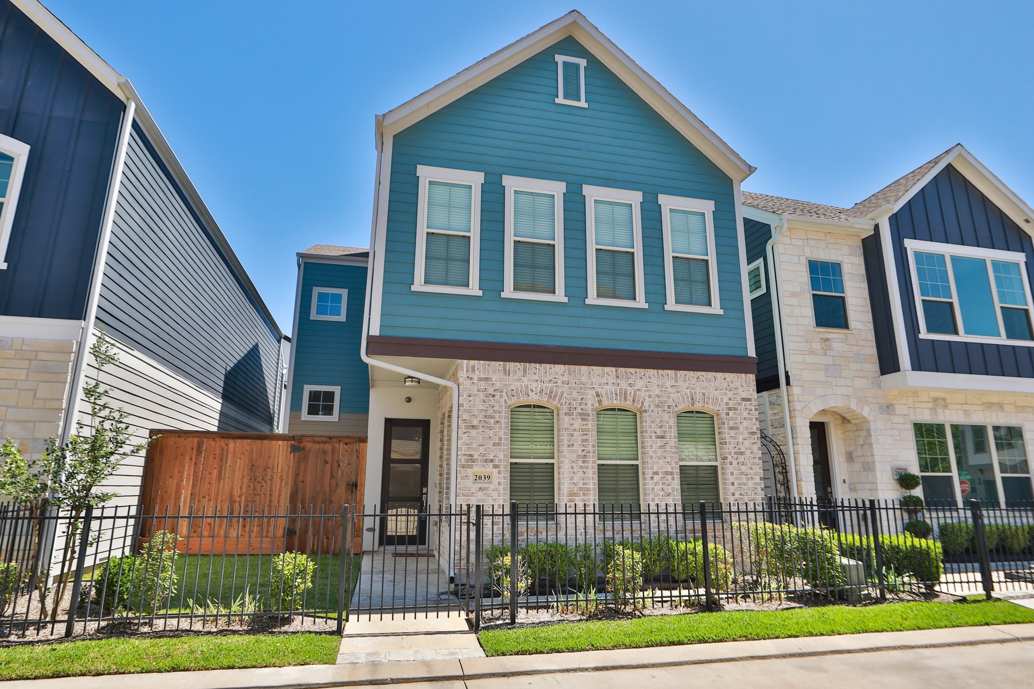2039 Jadeite Trace Houston, TX 77077 - Photo 2 of 50