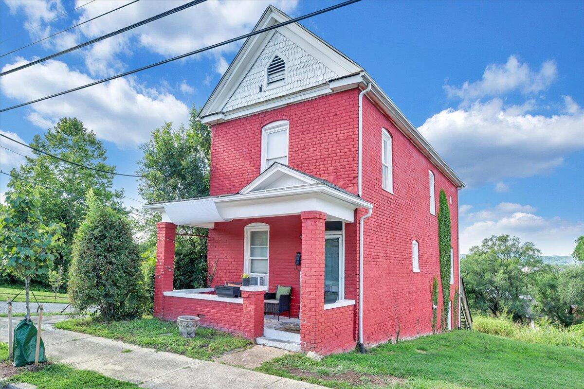 302 Patton Avenue Northwest Roanoke, VA 24016 - Photo 11 of 25 11-MIB00393