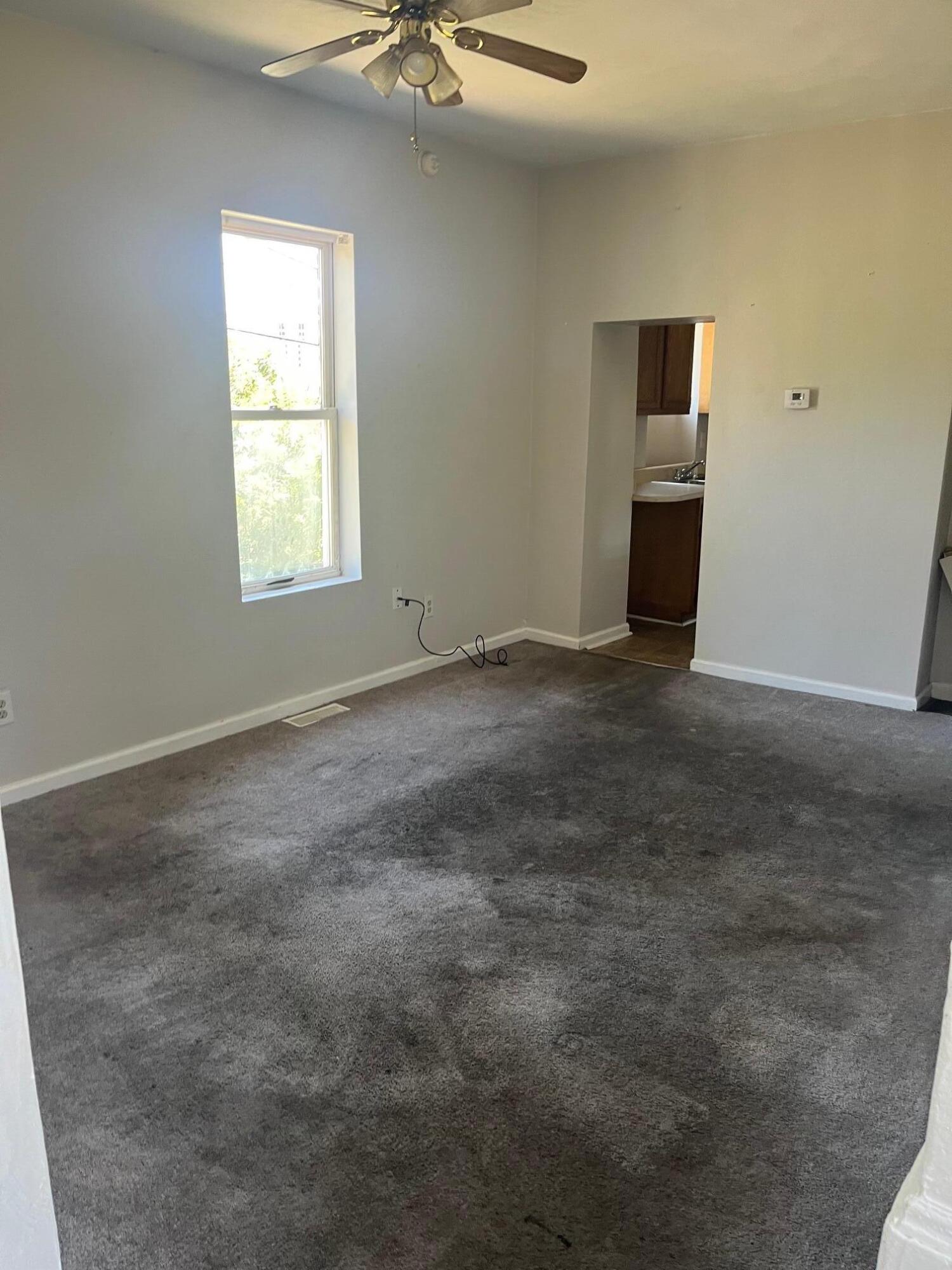 302 Patton Avenue Northwest Roanoke, VA 24016 - Photo 17 of 25 IMG_8557