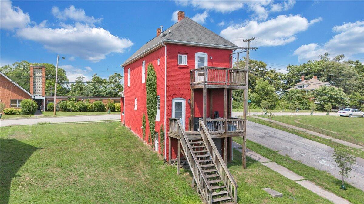 302 Patton Avenue Northwest Roanoke, VA 24016 - Photo 7 of 25 07-DJI_20250717151303_0053_D