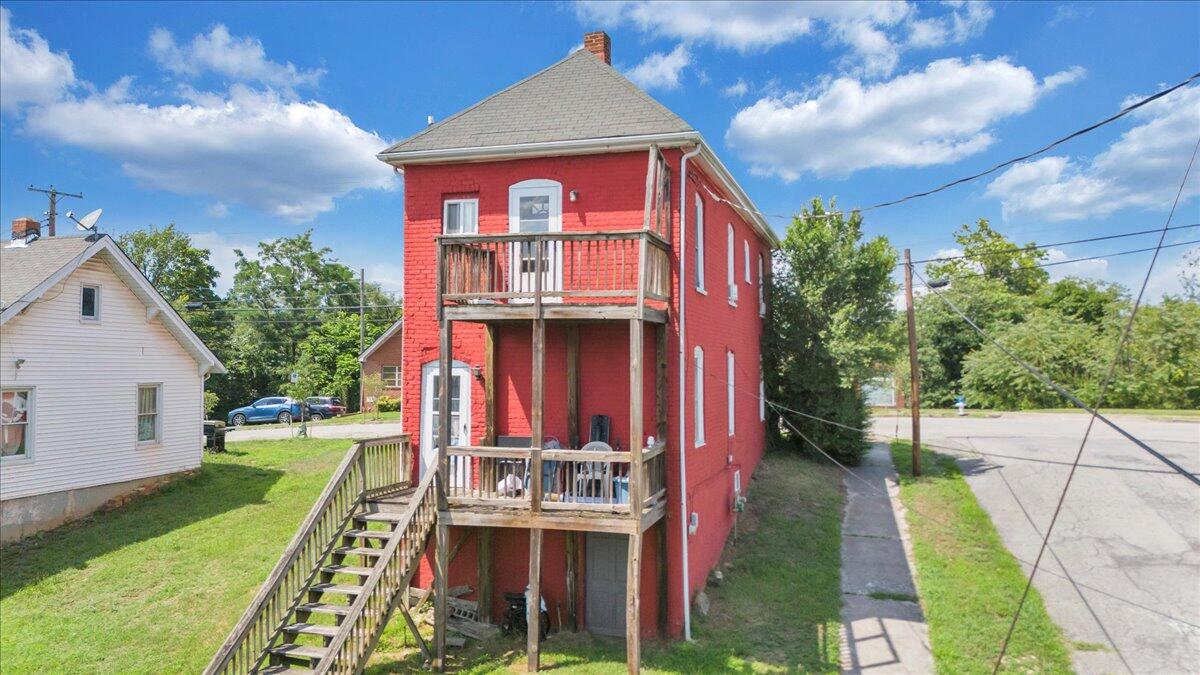 302 Patton Avenue Northwest Roanoke, VA 24016 - Photo 9 of 25 09-DJI_20250717151340_0055_D