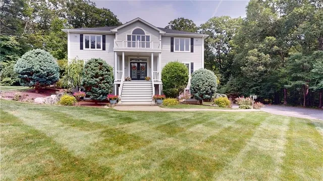 $870,000 | 9 Mahoney Drive, Hope, RI 02831