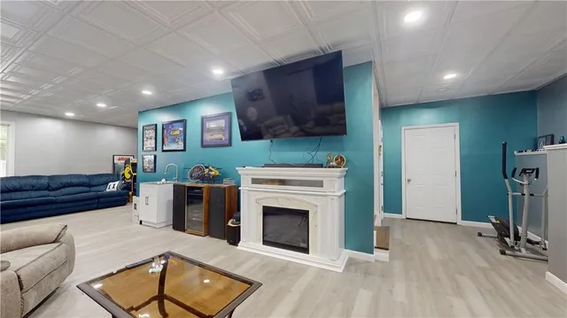 $870,000 | 9 Mahoney Drive, Hope, RI 02831