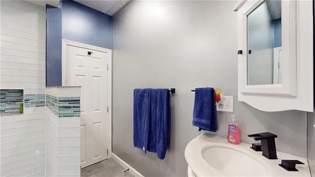 $870,000 | 9 Mahoney Drive, Hope, RI 02831