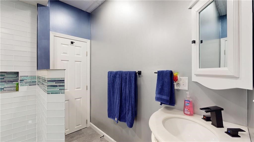 9 Mahoney Drive Hope, RI 02831 - Photo 20 of 34