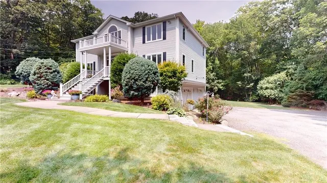 $870,000 | 9 Mahoney Drive, Hope, RI 02831