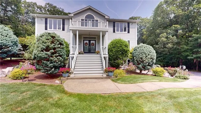 $870,000 | 9 Mahoney Drive, Hope, RI 02831